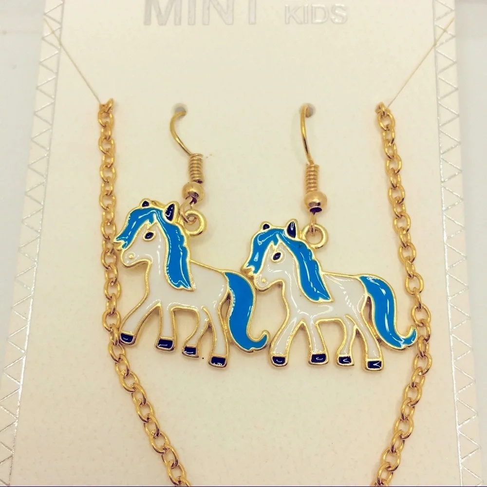 NECKLACE UNICORN & EARRINGS SET!! ADORABLE!
